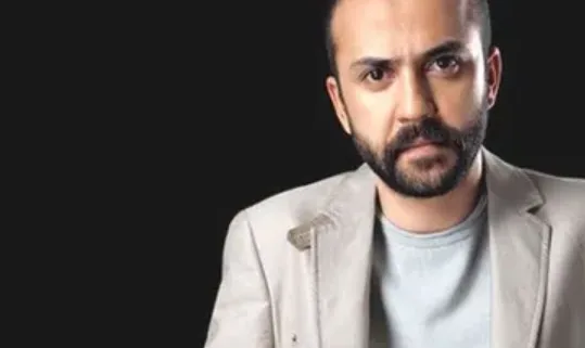 Sarp Akkaya Kimdir